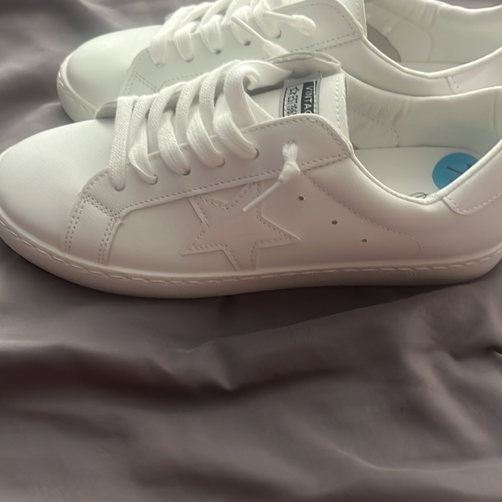 Brand new - never worn - white sneakers size 7.5 - Picture 3 of 6